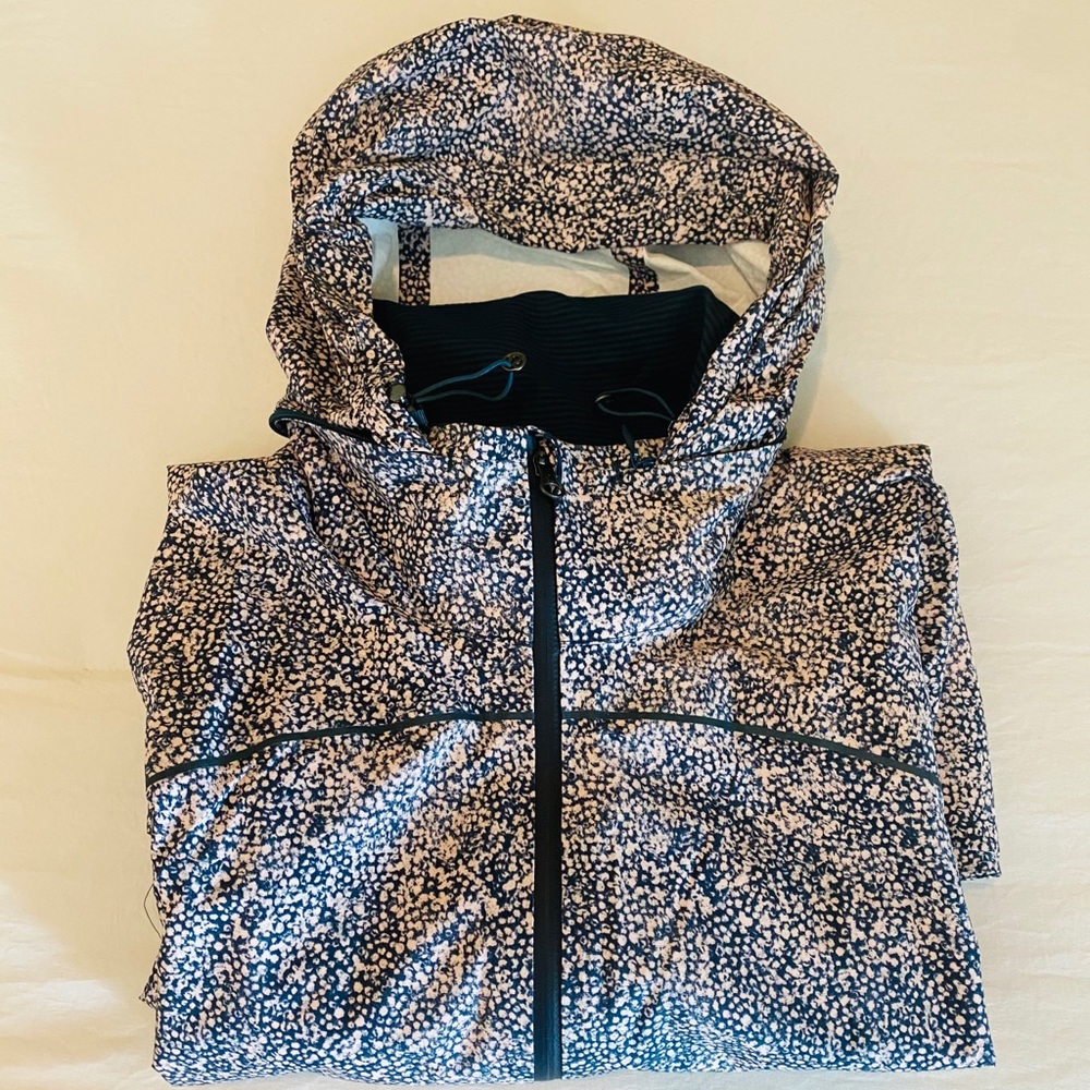 LULULEMON - WIND BREAKER JACKET